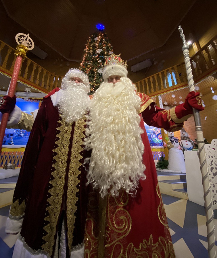 С дружественным визитом - ульяновский Дед Мороз посетил вотчину российского в Великом Устюге